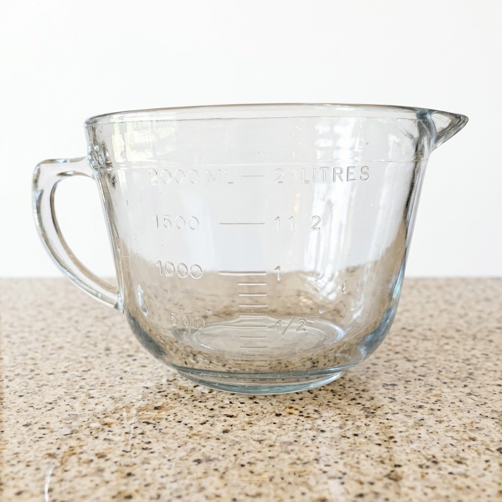 Vintage Anchor Hocking Fire King 8 Cup 2 Qt Batter Bowl Measuring Pour Spout - Picture 5 of 10